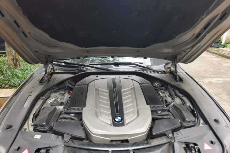 Used BMW 7 Series 2010 760Li Engine Bay