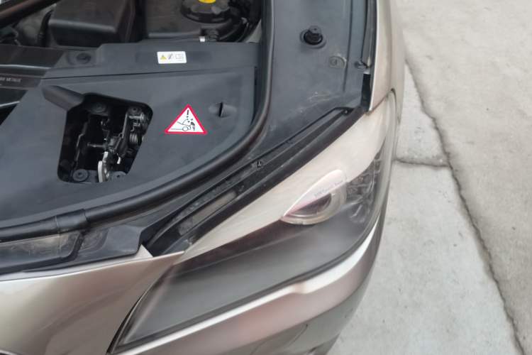 Used BMW 7 Series 2010 4.4T hybrid version Engine Bay Left