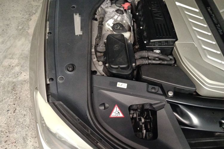 Used BMW 7 Series 2010 760Li Engine Bay Right