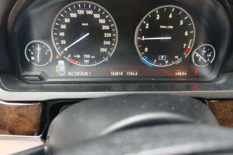 Used BMW 7 Series 2010 760Li Odometer Close Up