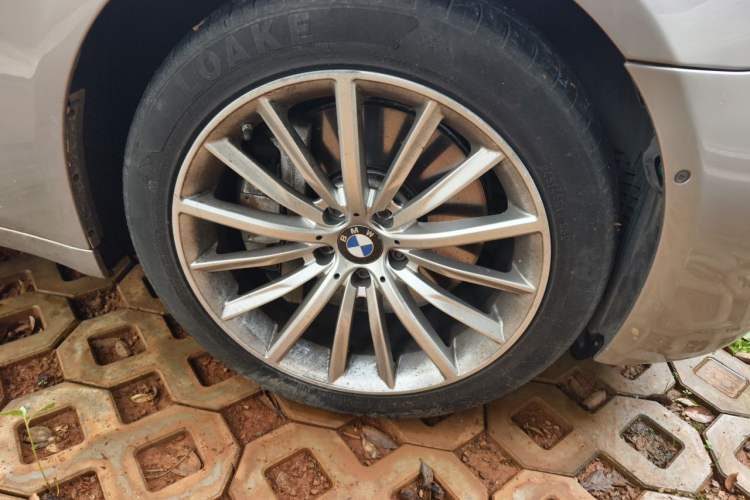 Used BMW 7 Series 2010 760Li Right Front Wheel Hub
