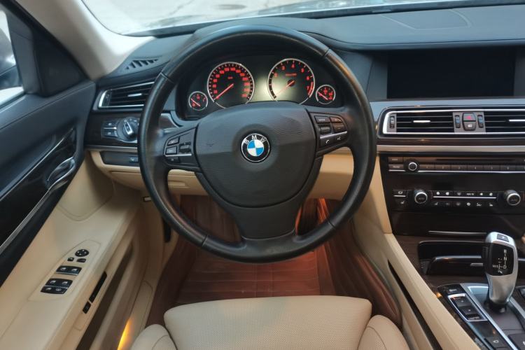 Used BMW 7 Series 2010 4.4T hybrid version Steering Wheel