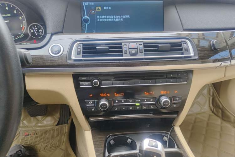 Used BMW 7 Series 2011 750Li xDrive Audio And AC Panel