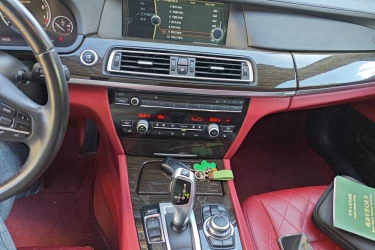 Used BMW 7 Series 2011 730Li Elegant Model Audio And AC Panel