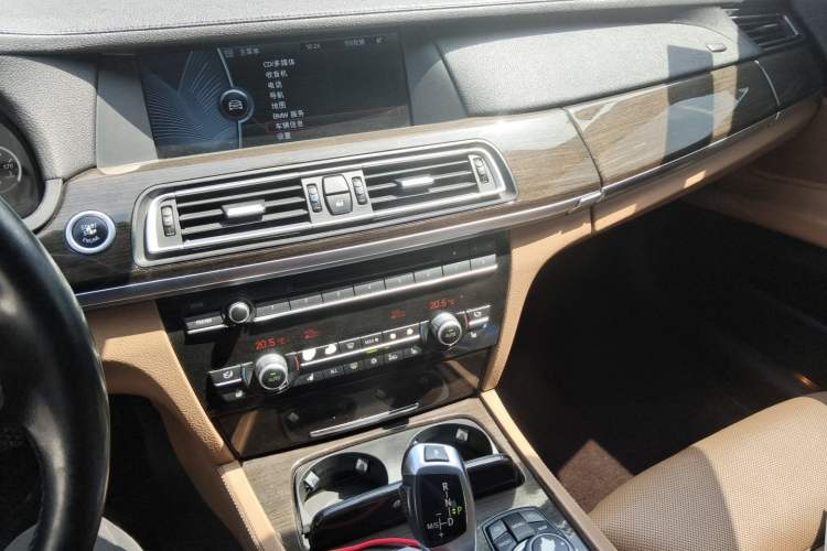 Used BMW 7 Series 2011 730Li Elegant Model Audio And AC Panel