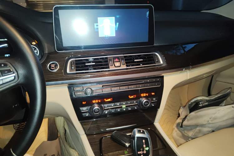 Used BMW 7 Series 2011 750Li xDrive Audio And AC Panel