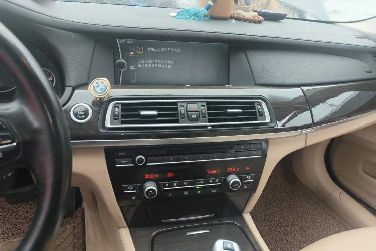 Used BMW 7 Series 2011 730Li Elegant Model Audio And AC Panel