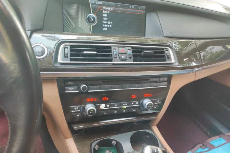 Used BMW 7 Series 2011 730Li Elegant Model Audio And AC Panel