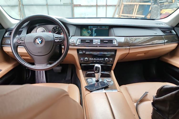 Used BMW 7 Series 2011 730Li Elegant Model Center Console