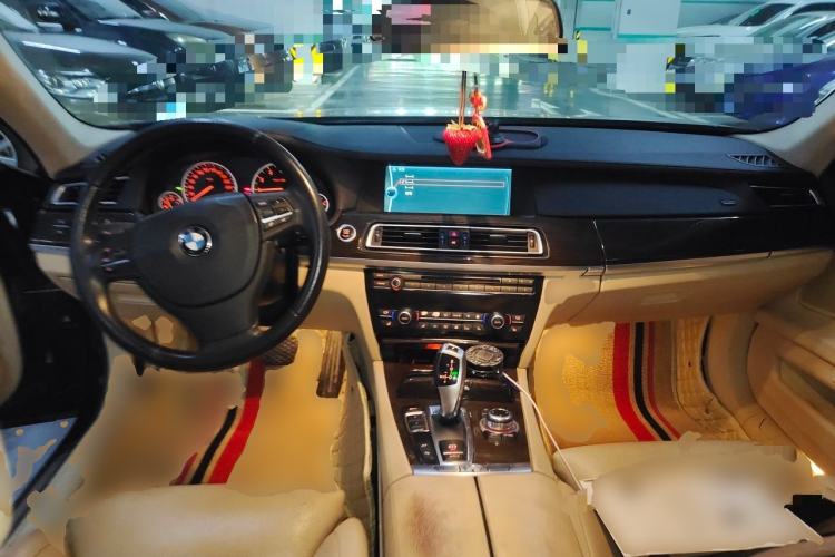 Used BMW 7 Series 2011 730Li Elegant Model Center Console