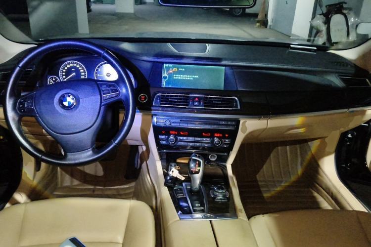 Used BMW 7 Series 2011 730Li Elegant Model Center Console