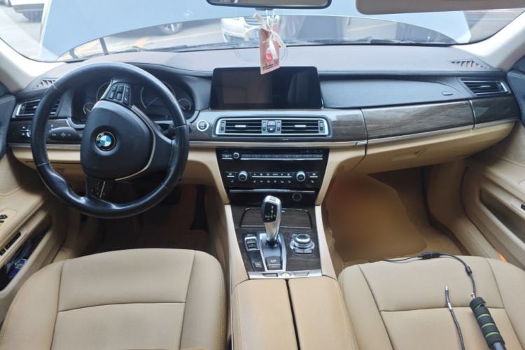 Used BMW 7 Series 2011 730Li Elegant Model Center Console