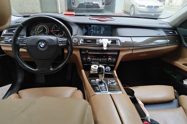 Used BMW 7 Series 2011 730Li Elegant Model Center Console