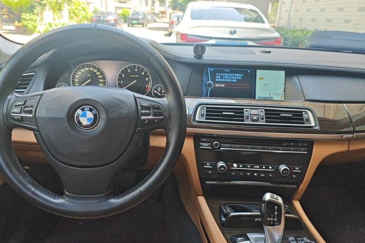 Used BMW 7 Series 2011 730Li Elegant Model Center Console