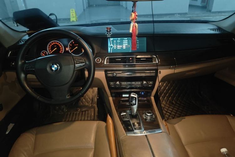 Used BMW 7 Series 2011 730Li Elegant Model Center Console