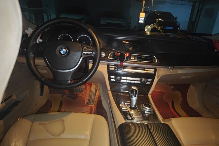 Used BMW 7 Series 2011 730Li Elegant Model Center Console