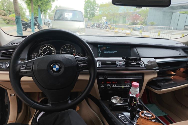 Used BMW 7 Series 2011 730Li Elegant Model Center Console