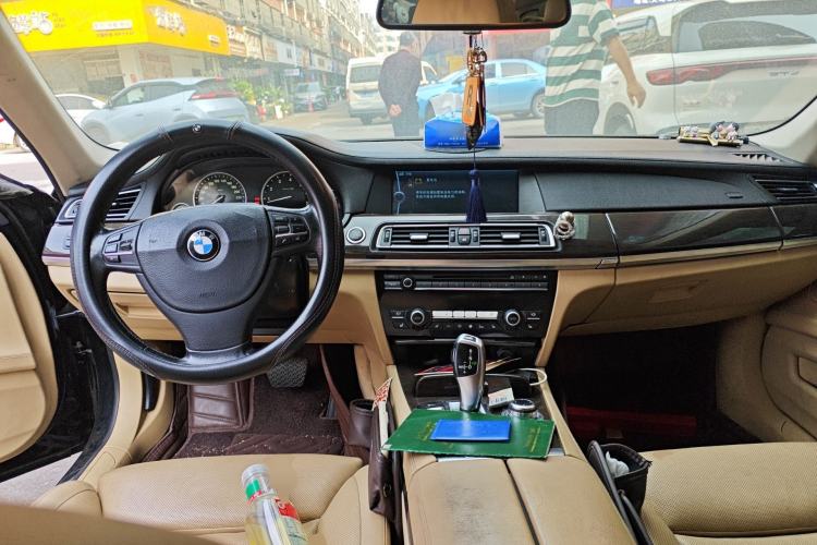 Used BMW 7 Series 2011 730Li Elegant Model Center Console