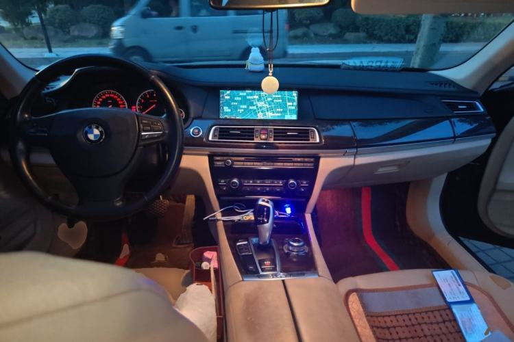 Used BMW 7 Series 2011 730Li Elegant Model Center Console