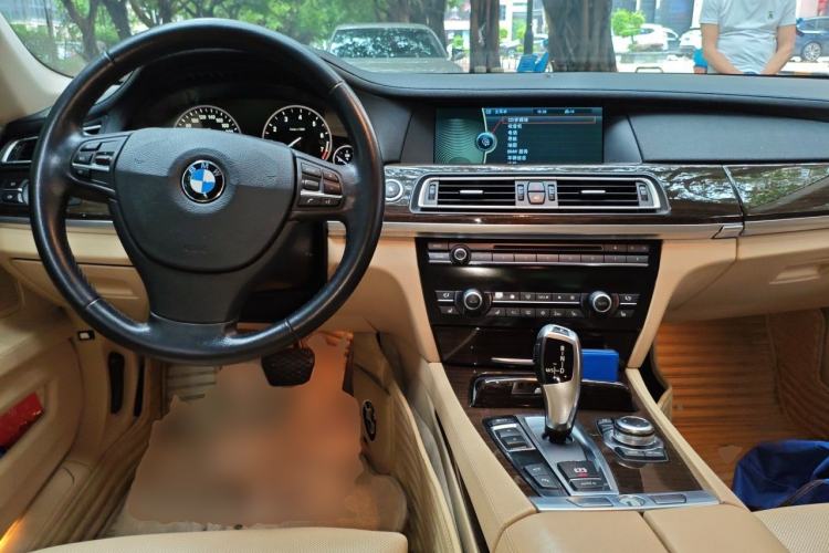 Used BMW 7 Series 2011 730Li Elegant Model Center Console
