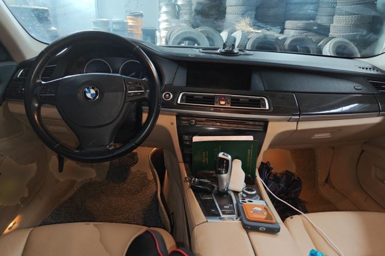 Used BMW 7 Series 2011 730Li Elegant Model Center Console