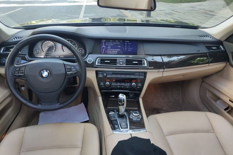 Used BMW 7 Series 2011 730Li Elegant Model Center Console
