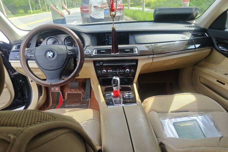 Used BMW 7 Series 2011 730Li Elegant Model Center Console