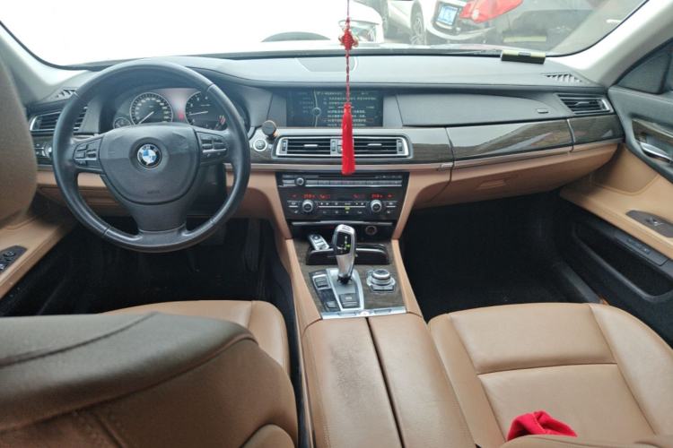 Used BMW 7 Series 2011 730Li Elegant Model Center Console