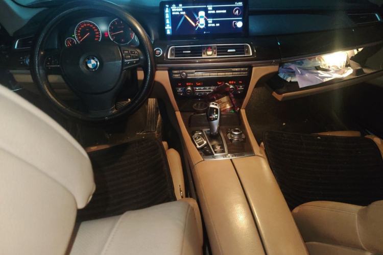 Used BMW 7 Series 2011 730Li Elegant Model Center Console