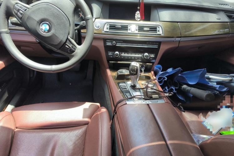 Used BMW 7 Series 2011 730Li Elegant Model Center Console
