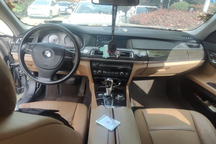 Used BMW 7 Series 2011 730Li Elegant Model Center Console