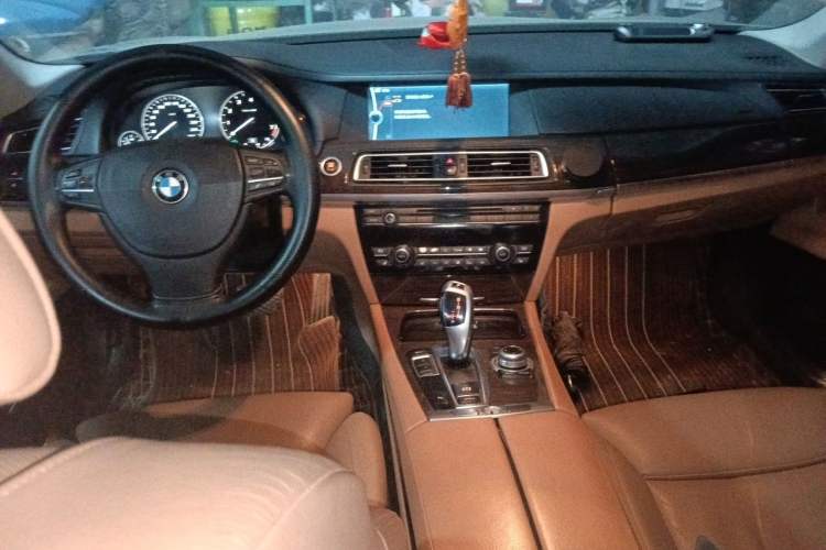 Used BMW 7 Series 2011 730Li Elegant Model Center Console