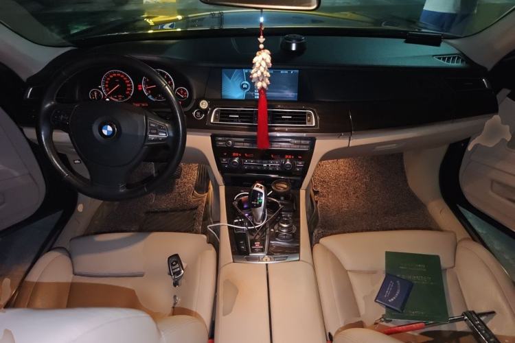Used BMW 7 Series 2011 730Li Elegant Model Center Console