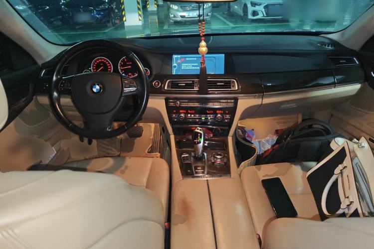 Used BMW 7 Series 2011 730Li Elegant Model Center Console