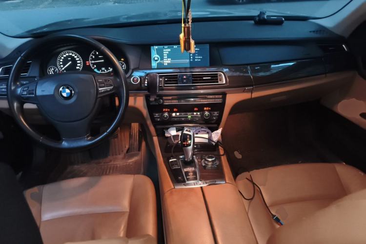 Used BMW 7 Series 2011 730Li Elegant Model Center Console