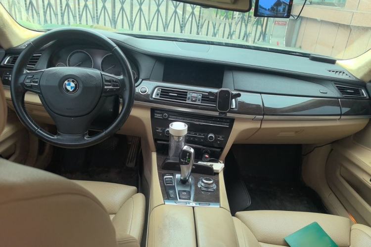 Used BMW 7 Series 2011 730Li Elegant Model Center Console