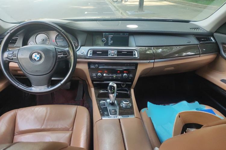 Used BMW 7 Series 2011 730Li Elegant Model Center Console