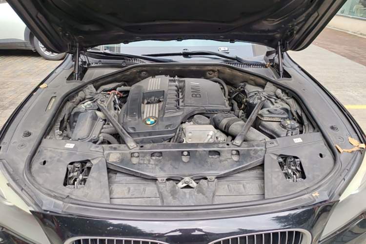 Used BMW 7 Series 2011 730Li Elegant Model Engine Bay