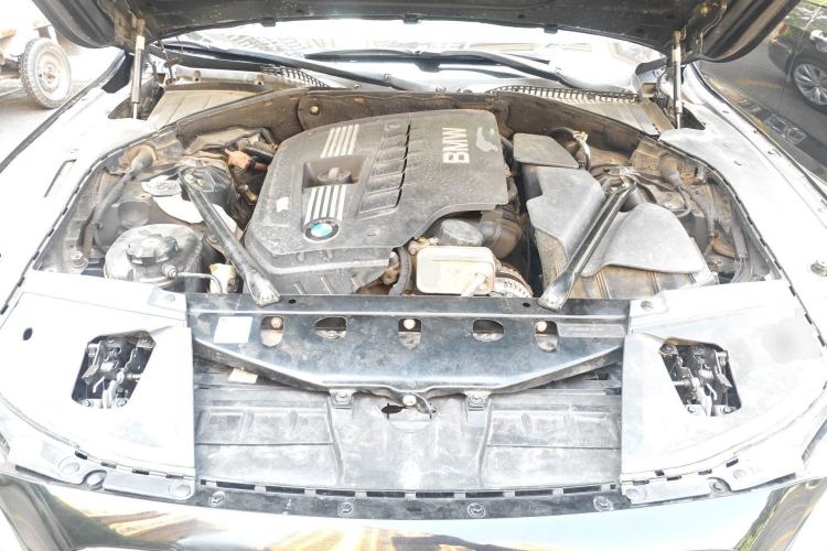 Used BMW 7 Series 2011 730Li Elegant Model Engine Bay