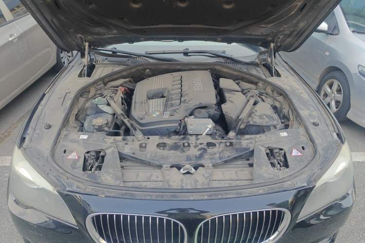 Used BMW 7 Series 2011 730Li Elegant Model Engine Bay