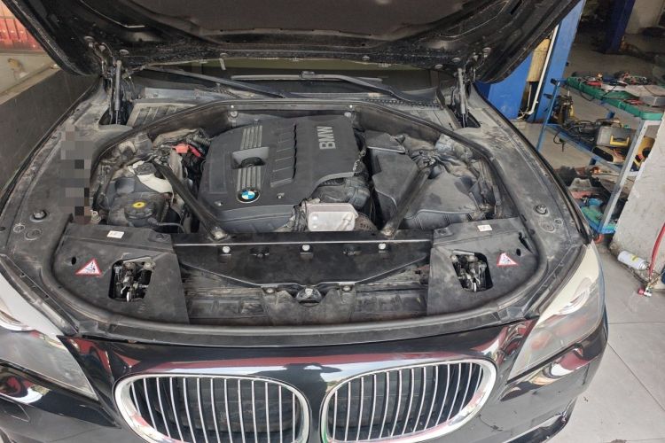 Used BMW 7 Series 2011 730Li Elegant Model Engine Bay