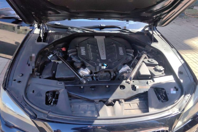 Used BMW 7 Series 2011 750Li xDrive Engine Bay