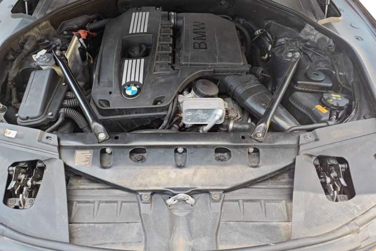 Used BMW 7 Series 2011 730Li Elegant Model Engine Bay