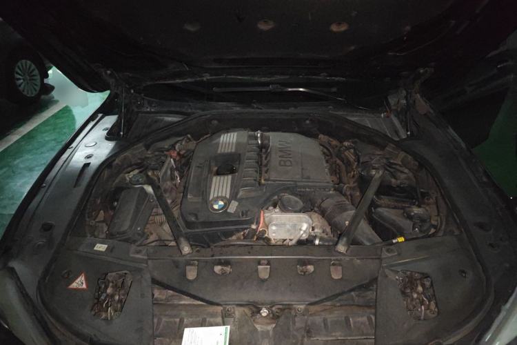 Used BMW 7 Series 2011 730Li Elegant Model Engine Bay