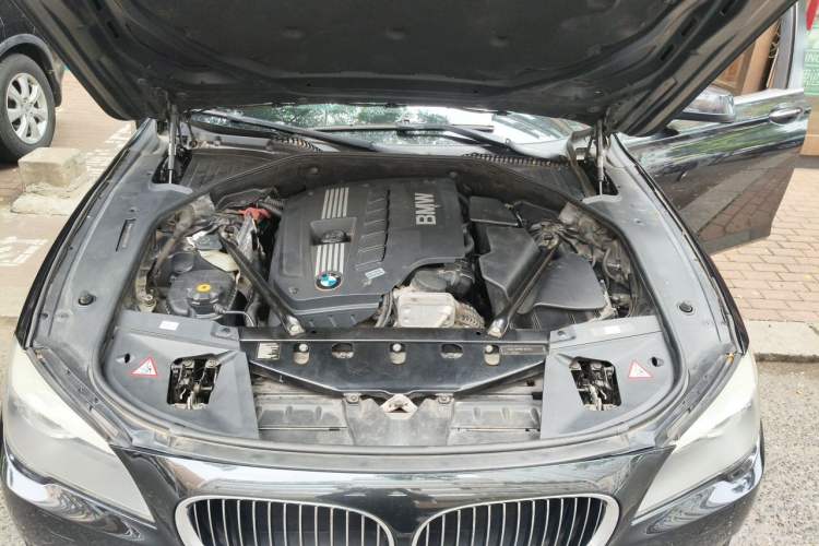 Used BMW 7 Series 2011 730Li Elegant Model Engine Bay