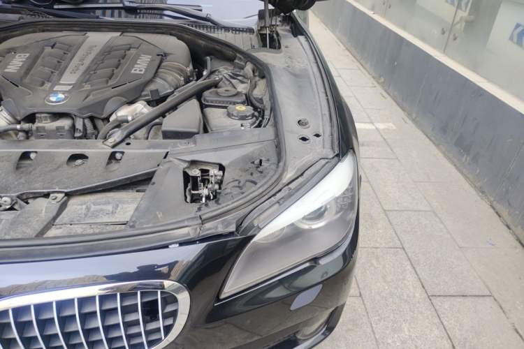 Used BMW 7 Series 2011 750Li xDrive Engine Bay Left
