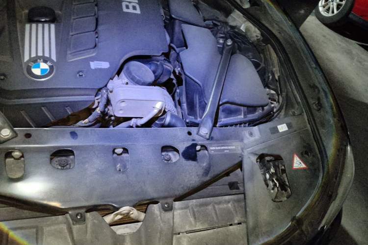Used BMW 7 Series 2011 730Li Elegant Model Engine Bay Left