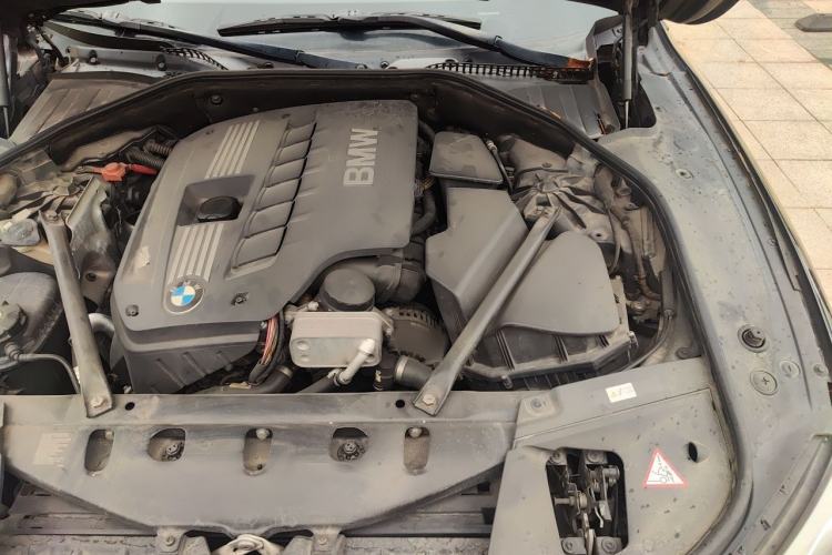 Used BMW 7 Series 2011 730Li Elegant Model Engine Bay Left