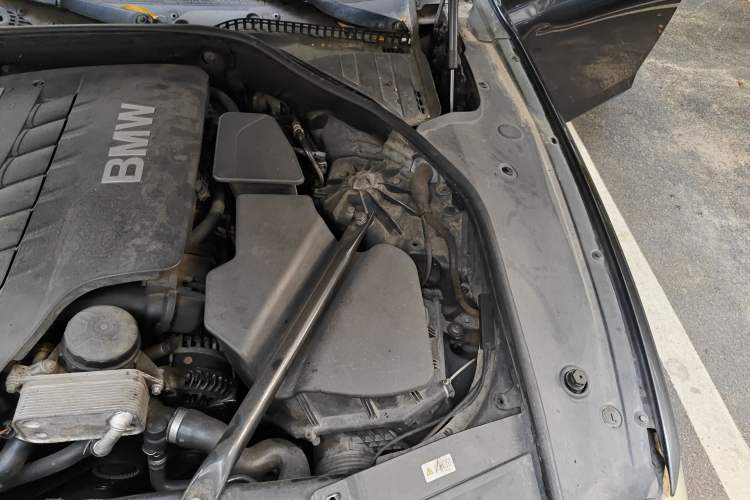 Used BMW 7 Series 2011 730Li Elegant Model Engine Bay Left