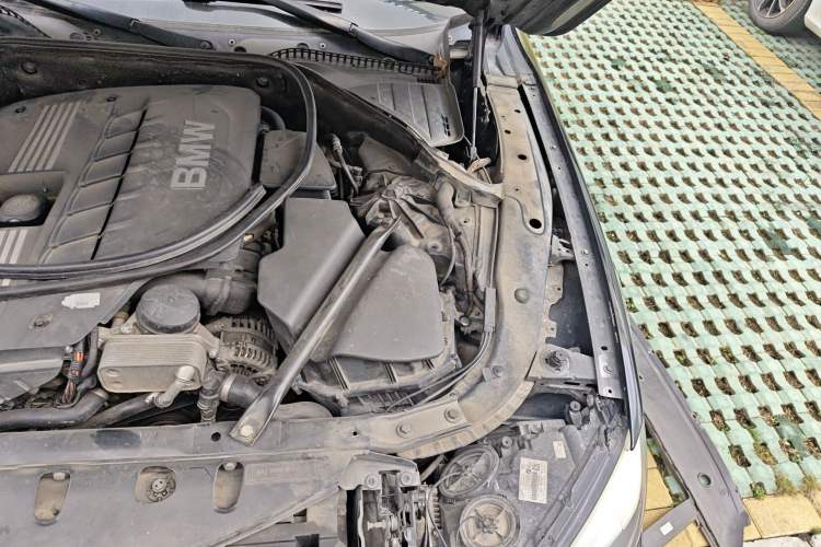 Used BMW 7 Series 2011 730Li Elegant Model Engine Bay Left